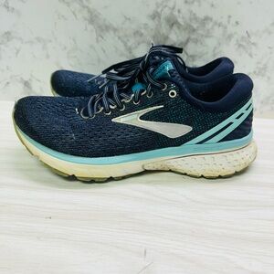 Brooks GHOST 11, Womens Size 8 (B) Medium, Navy Blue Running Shoes